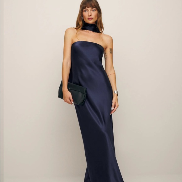 Elegant Navy Blue Strapless Dress - Picture 3 of 4